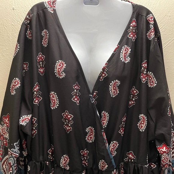 NWOT BloomChic black unique patterned midi/maxi dress is size 26. - Picture 1 of 7